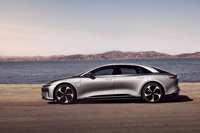 The Lucid Air Touring offers an extraordinary fusion of performance, range, and interior space. It sits in the heart of the Lucid Air family and offers the most options and flexibility - allowing customers to create a version that fits their needs. Deli