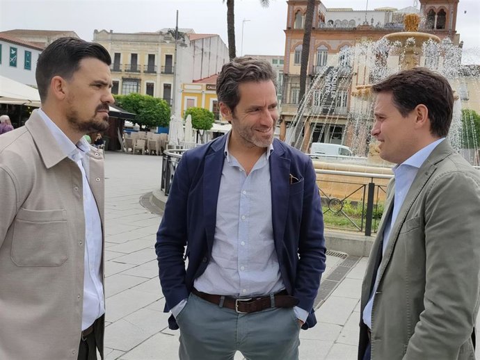 Santi Amaro, Borja Sémper y Abel Bautista, en Mérida.
