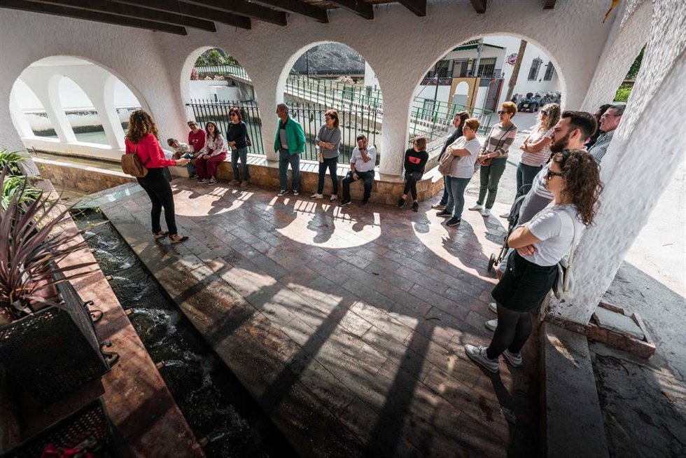 Una de las visitas guiadas del festival 'Murmura Alpujarra' de Almería