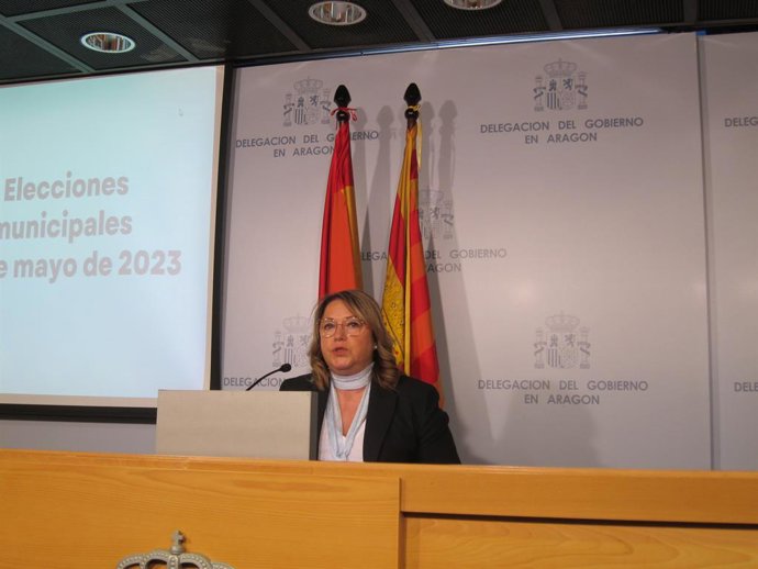 La delegada del Gobierno en Aragón, Rosa Serrano, en rueda de prensa.