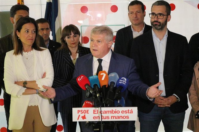 El líder de los socialistas en la Región de Murcia y candidato del PSOE a la Presidencia de la Comunidad, José Vélez, en una rueda de prensa