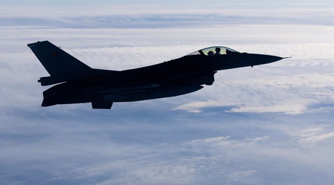 Archivo - February 9, 2022, TALLIN, ESTONIA: Illustration picture shows Belgian F16 fighter plane after the departure from Estonia towards Belgium on Wednesday 09 February 2022, after a visit to the Amari military airbase in Harjumaa, Estonia. The Belgi