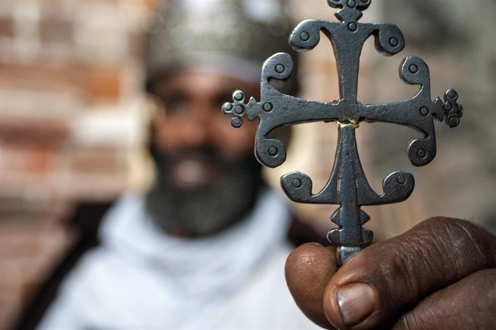 Archivo - Un cura de la Iglesia Ortodoxa de Etiopía en la ciudad de Lalibela
