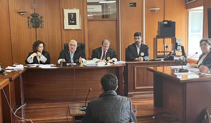 El profesor de multideporte acusado de abusar de una niña de 5 años a la que daba clase declara durante el juicio