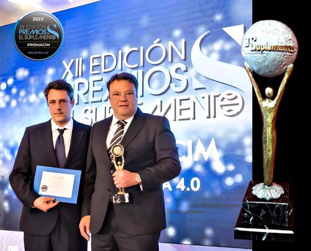 Aleix Bartomeu y Jaime Ruesca recogen el premio Industria 4.0