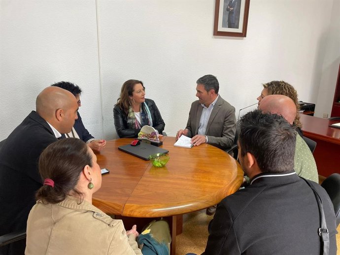 Carmen Crespo en su visita institucional a Los Gallardos (Almería)