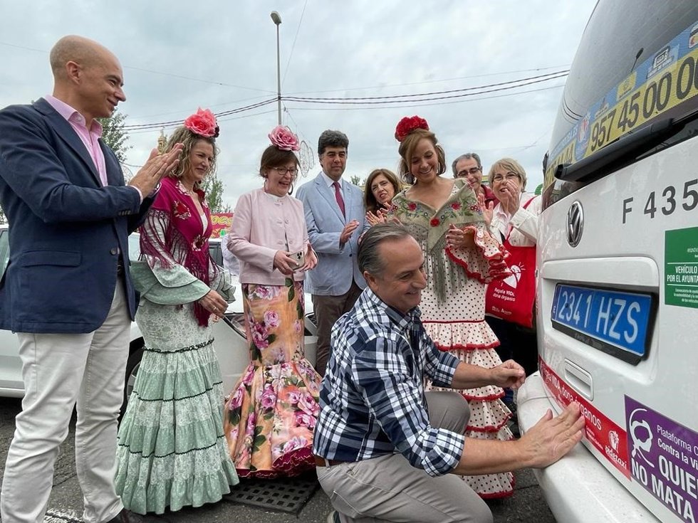 Los taxis de Córdoba se unen a la campaña de promoción de la donación de órganos del Reina Sofía 'Regala vida, dona órganos'.