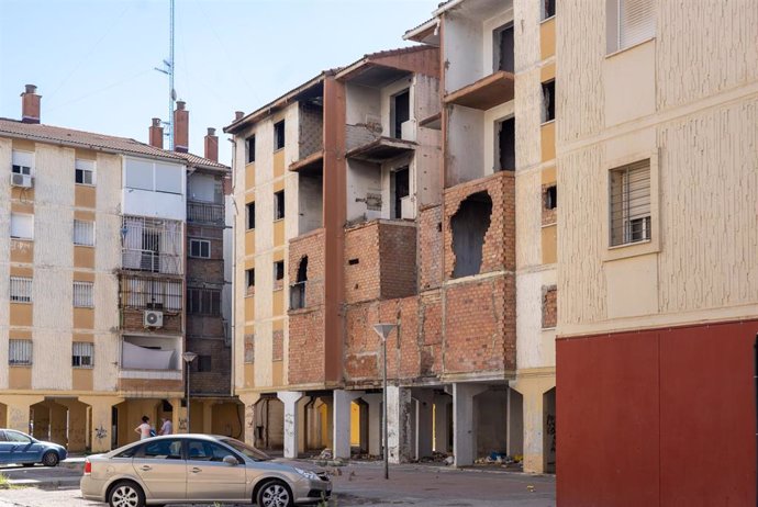 Archivo - Imágenes del Polígono Sur de Sevilla, conocido popularmente como 'las tres mil vivienda'. Imagen de archivo.