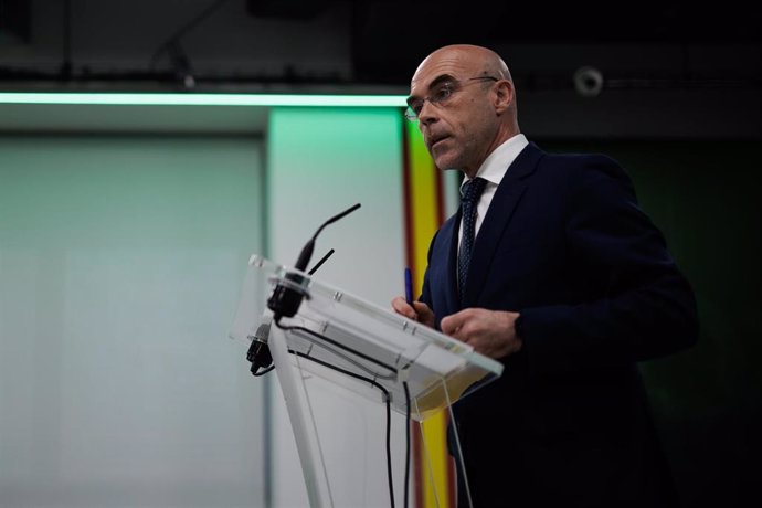 Archivo - El portavoz del Comité de Acción Política de Vox, Jorge Buxadé, durante una rueda de prensa, en la sede de VOX, a 13 de marzo de 2023, en Madrid (España). 