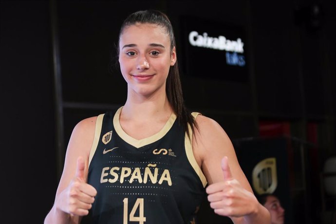 Raquel Carrera durante la presentación de la selección femenina para el Eurobasket 2023