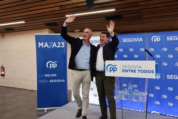 El presidente de la Junta, Alfonso Fernández Mañueco, respalda la candidatura de José Mazarías a la Alcaldía de Segovia.