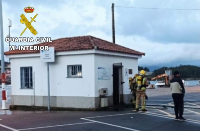 Detido o presunto responsable do incendio que calcinou a caseta da autoridade portuaria na Illa (Pontevedra)