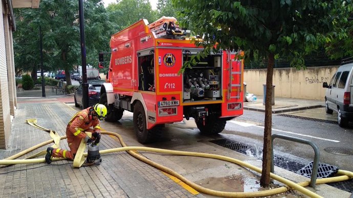 Archivo - Achique de agua en Ontinyent en imagen de archivo