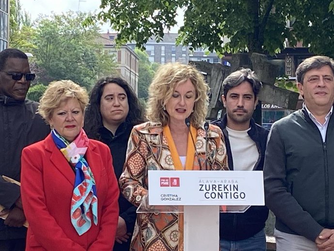 La candidata del PSE a diputada general de Álava, Cristina González