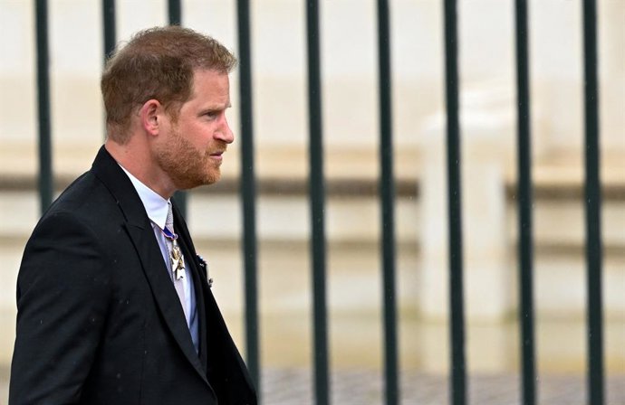06 May 2023, United Kingdom, London: Prince Harry, Duke of Sussex, arrives at Westminster Abbey ahead of the coronation ceremony of King Charles III and Queen Camilla. Photo: Toby Melville/PA Wire/dpa