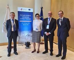 De izquierda a derecha: Joaquín Serrano (AEI), María Jesús Alonso (Embajadora de España en Argentina), Domnec Espriu (Director AEI) y Luis Marina (Consejero Cultural y Científico de la Embajada española en Argentina), durante el evento EU-Latin American