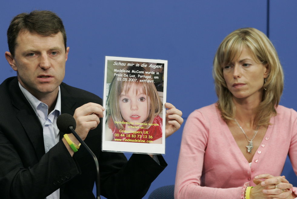Kate y Gerry McCann muestran una foto de su hija desaparecida Madeleine (Maddie) durante una rueda de prensa.  Foto: Soeren Stache/dpa-Zentralbild/dpa