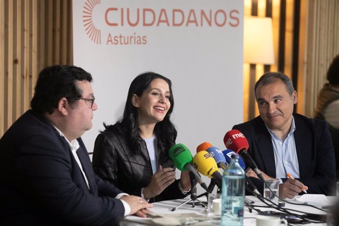 Luis Pacho, Inés Arrimadas y Manuel Iñarra