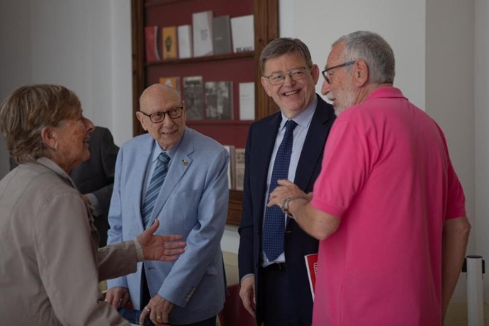Ximo Puig se reúne con asociaciones y entidades de personas mayores