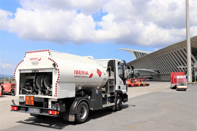 Servicios de handling con combustible renovable en el aeropuerto de Loiu (Bizkaia)