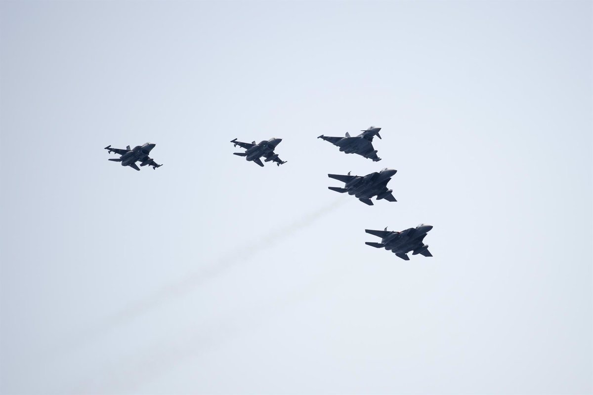 OTAN saúda decisão de treinar pilotos ucranianos antes de enviar caças ocidentais