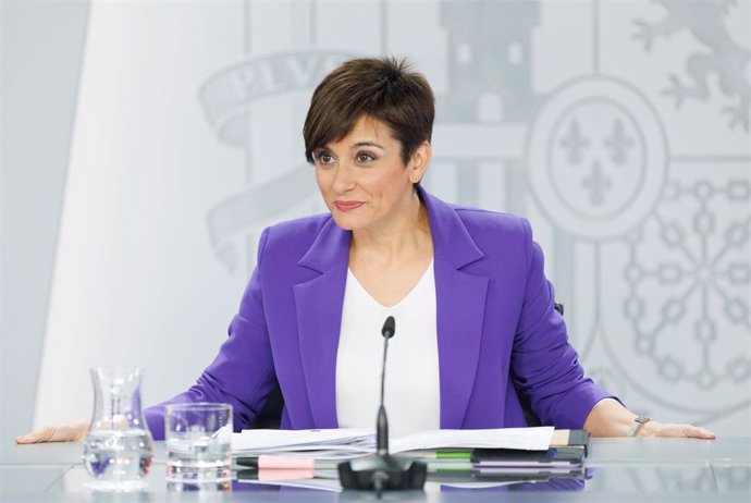 La ministra de Política Territorial y portavoz del Gobierno de España, Isabel Rodríguez, interviene durante una rueda de prensa posterior al Consejo de Ministros en Moncloa, a 23 de mayo de 2023, en Madrid (España).