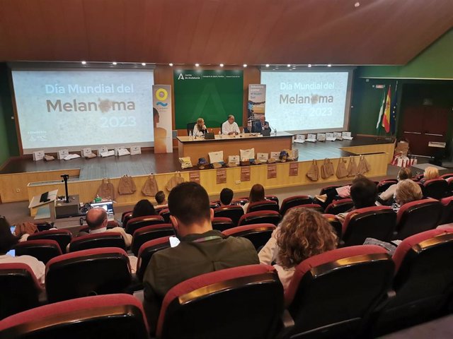 Jornada por el Día del Melanoma en el Hospital Costa del Sol