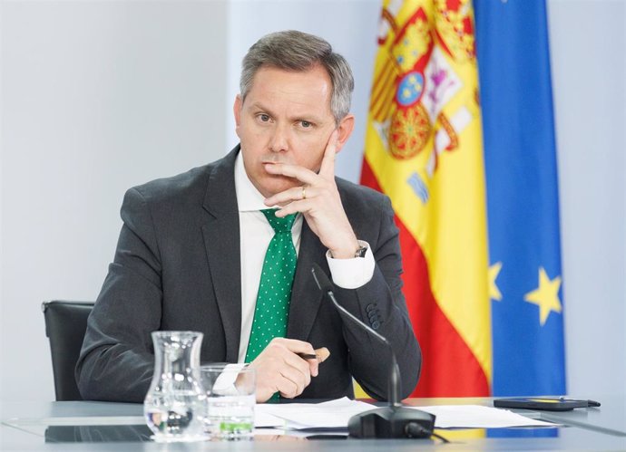 El ministro de Sanidad, José Miñones, durante una rueda de prensa posterior al Consejo de Ministros en Moncloa, a 23 de mayo de 2023, en Madrid (España).