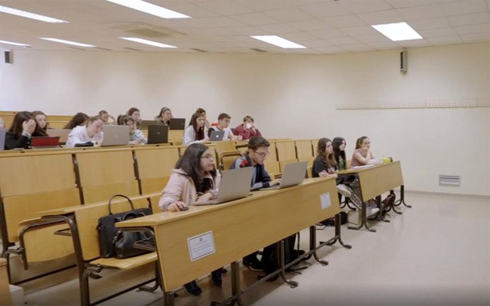 Un fotograma del vídeo.