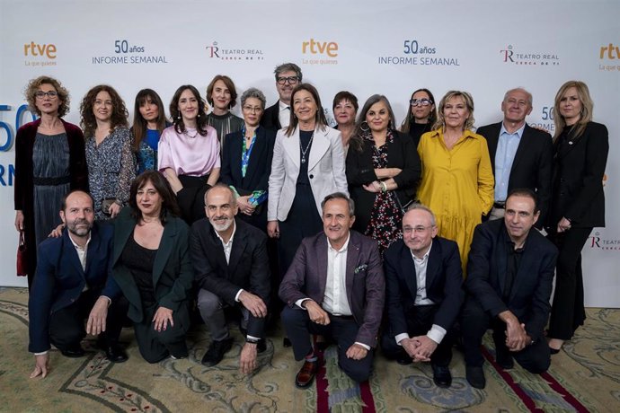 Archivo - Foto de familia durante el photocall de la fiesta por el 50 aniversario de Informe Semanal, en el Teatro Real, a 29 de marzo de 2023, en Madrid (España). 