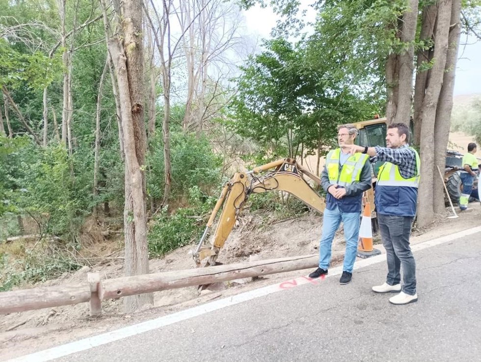 Visita a las obras en A-6105