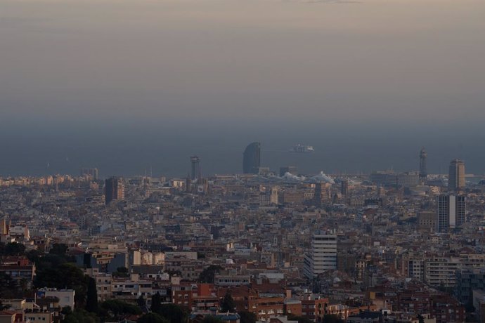 Archivo - Vista panormica de la ciutat de Barcelona