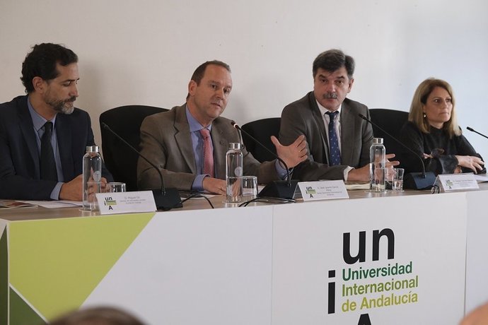 La UNIA presenta los Cursos de Verano en Málaga.