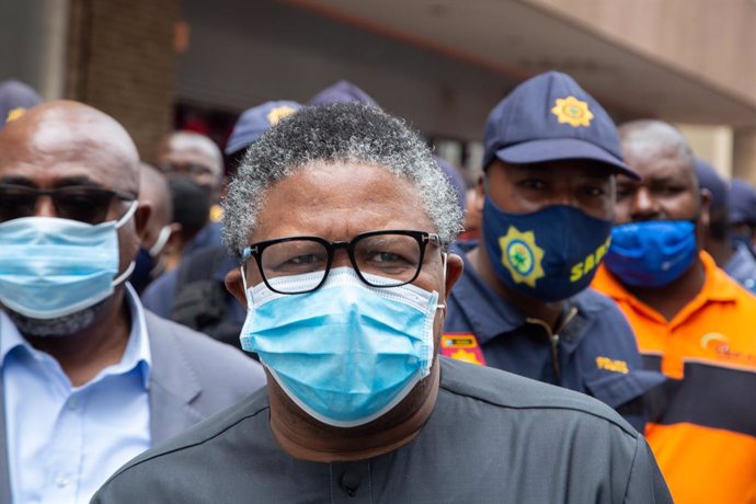 Archivo - October 7, 2020, Pretoria, South Africa: Minster of transport Fikile Mbalula is seen wearing a facemask during the strike..Congress of South African Trade Unions took to the streets of Pretoria in a strike against government with the encourage