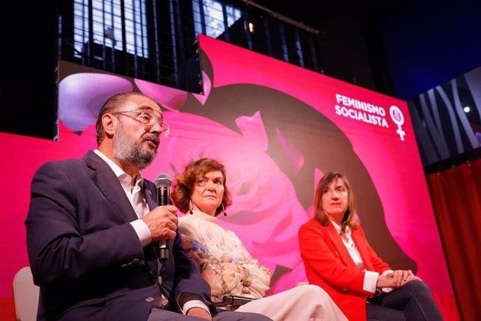 Javier Lambán, Carmen Calvo y Lola Ranera