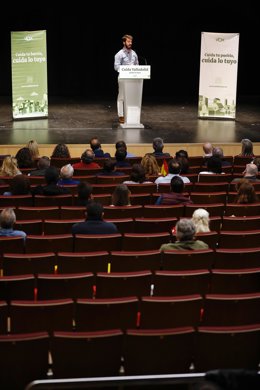 Joaquín Rivas / Photogenic.  La candidata de Vox a la Alcaldía, Irene Carvajal; participa en un acto de campaña junto al vicepresidente de Acción Política, Jorge Buxadé, y el vicepresidente de la Junta, Juan García Gallardo.