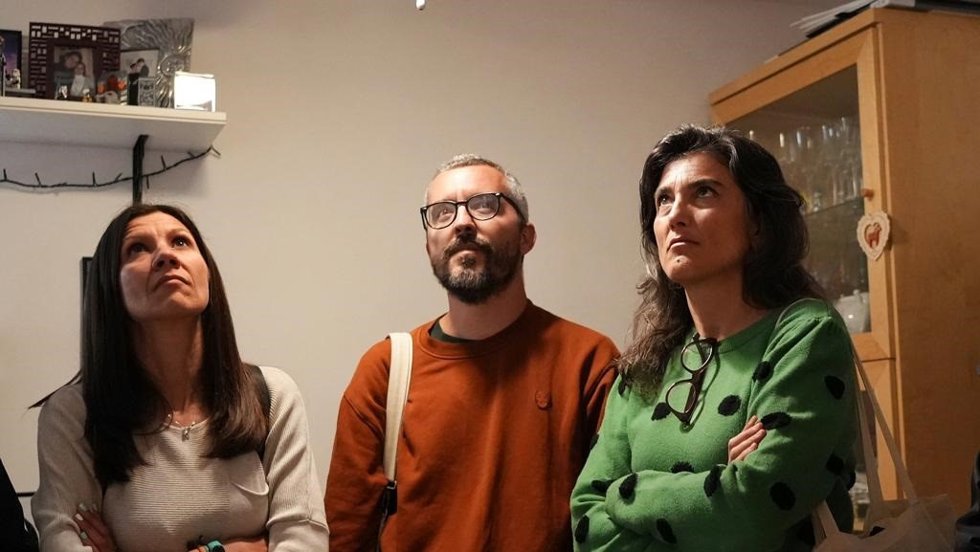 El candidato a la Asamblea y portavoz de campaña, Javier Padilla, visita San Fernando de Henares