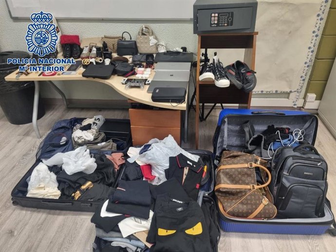 Detenido en Barajas un hombre que robó joyas y otros objetos en dos hoteles de Madrid