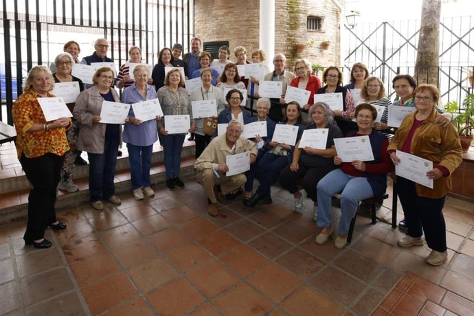 Participantes en el programo formativo para mayores puesto en marcha por el Consistorio.