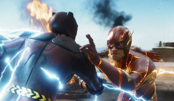Apoteósico tráiler final de The Flash con el regreso de más personajes del Snyderverse