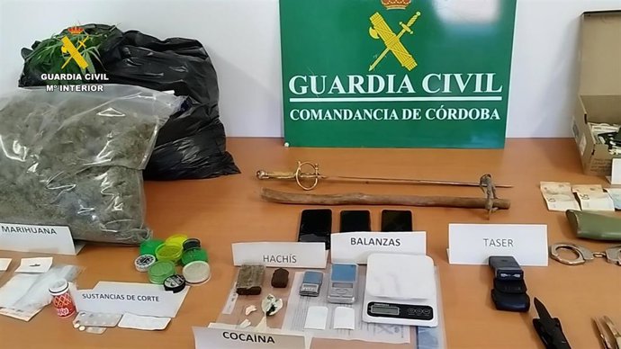 Efectos intervenidos por la Guardia Civil.
