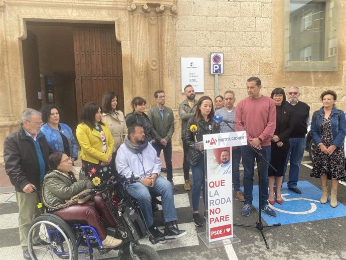 La candidatura del PSOE a la Alcaldía de La Roda, que encabeza Juan Ramón Amores.