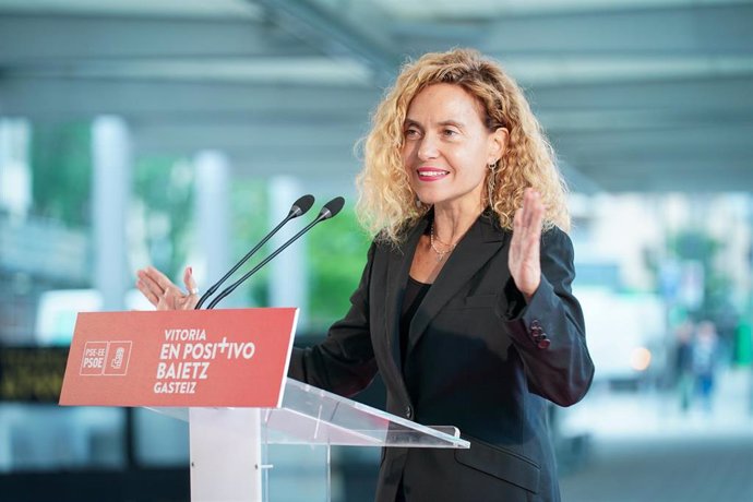 La presidenta del Congreso, Meritxell Batet, interviene durante un acto político en Vitoria-Gasteiz