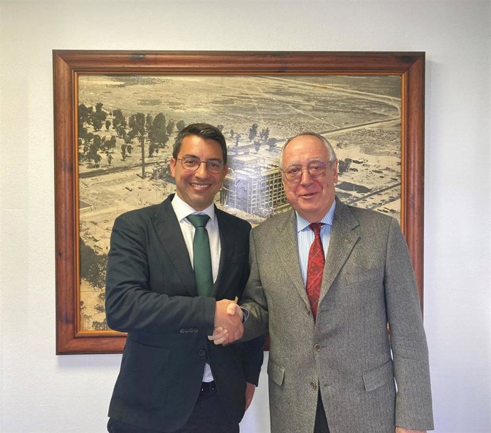 Acuerdo entre Fertiberia y la Academia de Ciencias, Artes y Letras de Huelva para el patrocinio de los 'XXIV Premios Jóvenes Investigadores'.