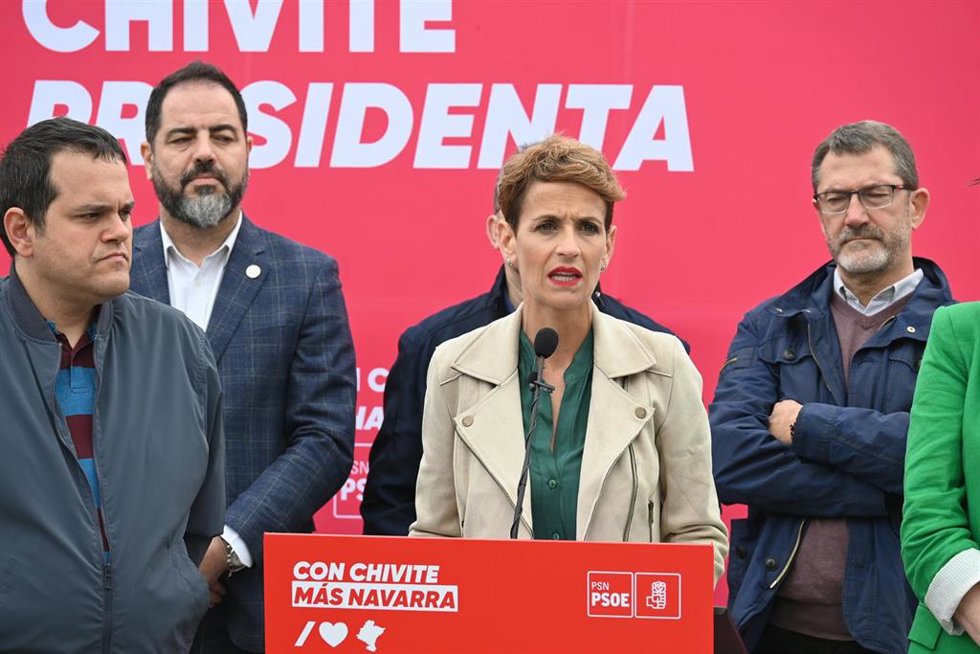 La candidata del PSN a la Presidencia del Gobierno foral, María Chivite, en el acto electoral celebrado junto a la agencia de empleo Iturrondo