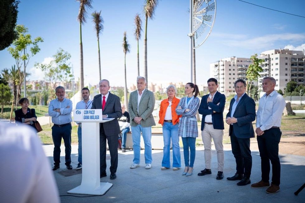 El alcalde y candidato del PP de Málaga a la reelección, Francisco de la Torre, en rueda de prensa