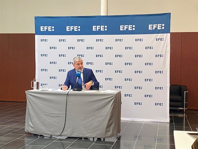 El candidato del PSC a la alcaldía de Barcelona, Jaume Collboni, en una rueda de prensa de la agencia Efe.
