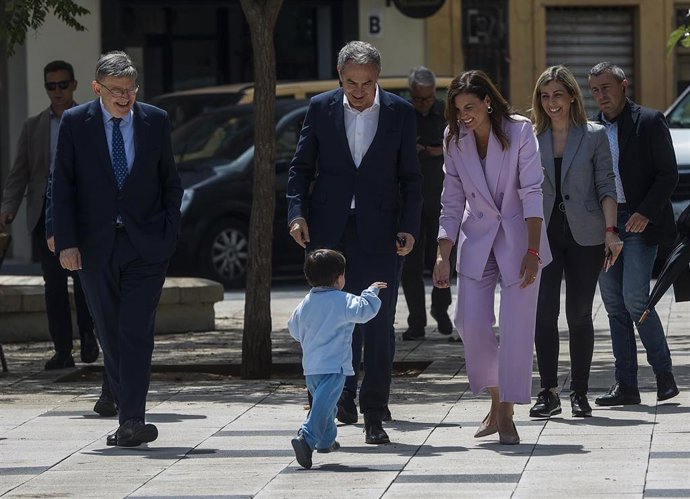 (I-D) El presidente de la Generalitat de la Generalitat valenciana y secretario general del PSPV-PSOE, Ximo Puig; el expresidente del Gobierno José Luis Rodríguez Zapatero y la vicealcaldesa y candidata socialista a la Alcaldía de Valncia, Sandra Gómez