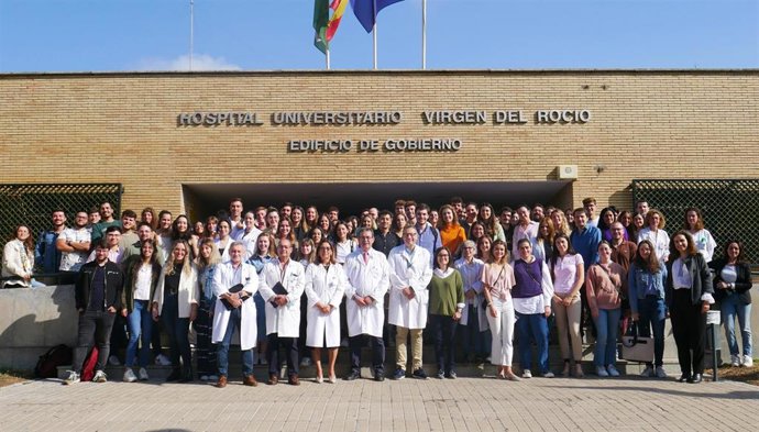 Acto de bienvenida a los nuevos residentes del Virgen del Rocío de Sevilla.