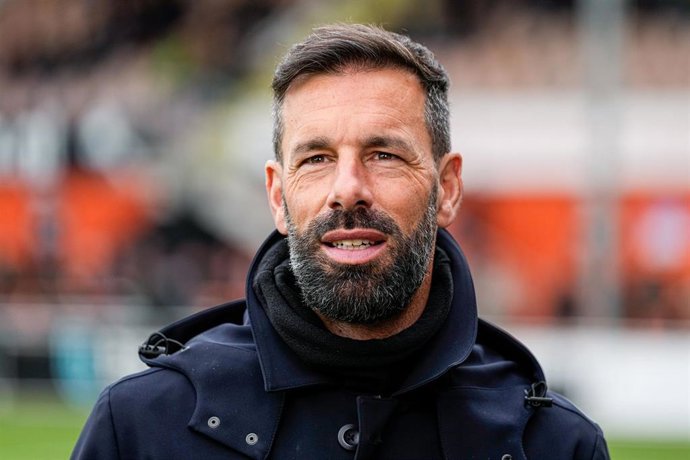 Archivo - El entrenador neerlandés Ruud van Nistelrooy, durante su etapa en el PSV. 